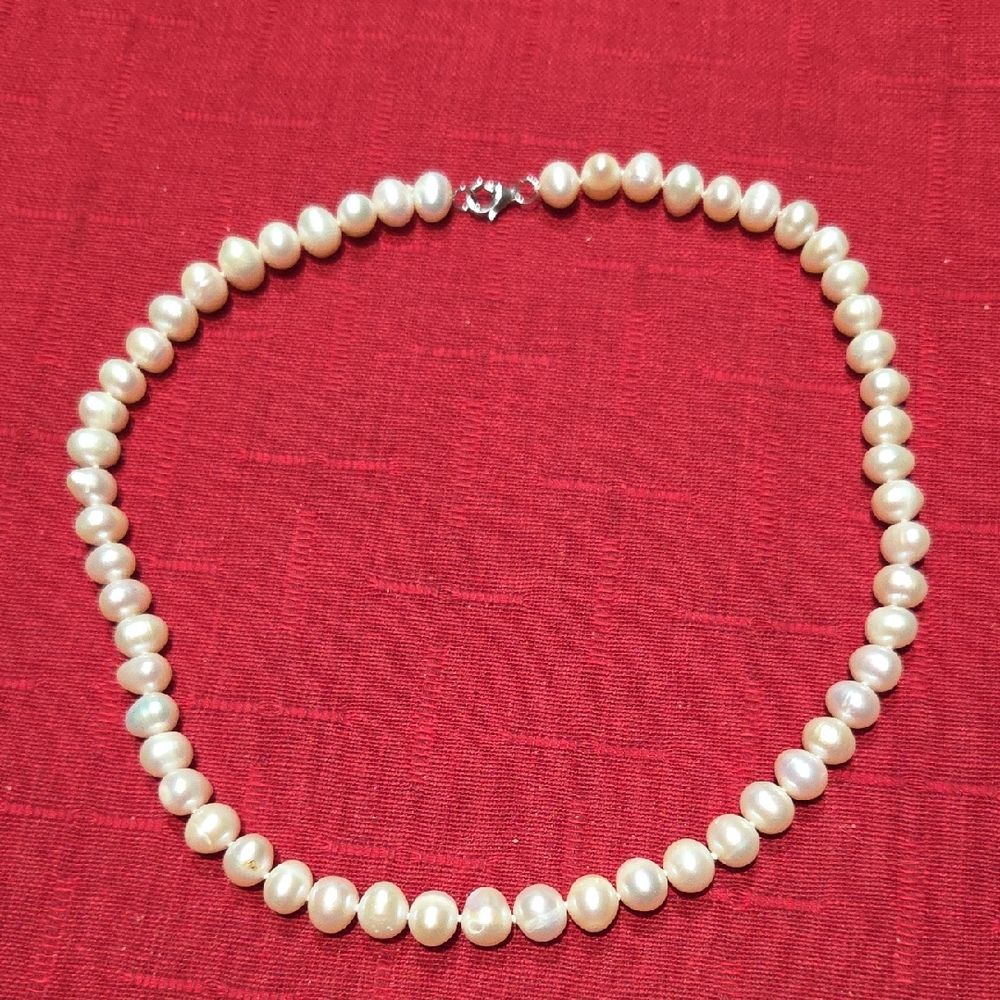 Elegant Cream Pearl Necklace - Picture 1 of 2